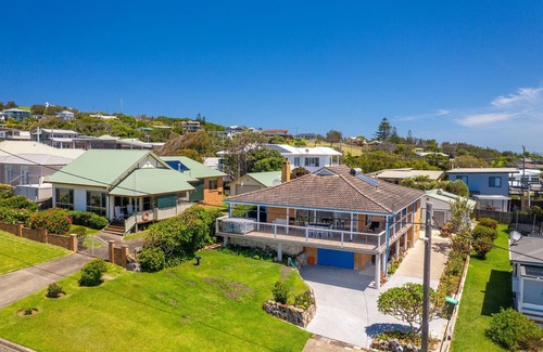 Crowdy Head House | Frolic, Panoramic Coastal Vacation