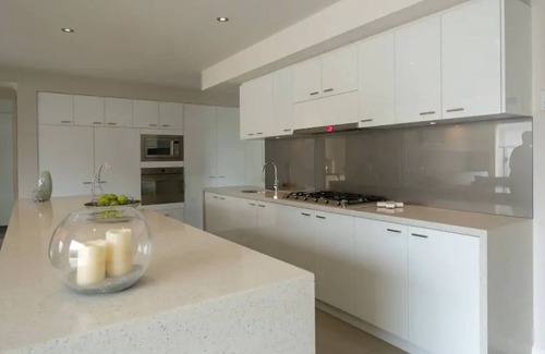 North Coogee House | FROM $316 Stunning Coogee Beach Getaway near Fremantle W.A!!