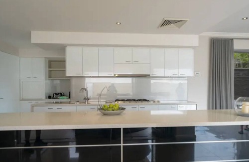 North Coogee House | FROM $316 Stunning Coogee Beach Getaway near Fremantle W.A!!