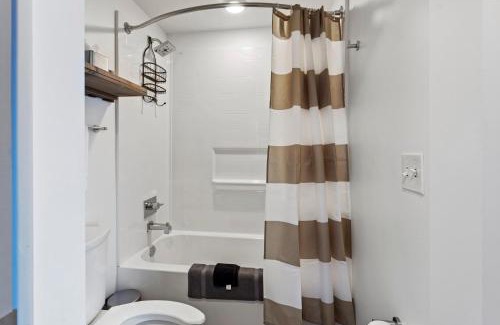 Hanover Place Apartment | FRONTDESK Quaint Studio Apt near Kauffman Center