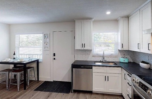 Downtown House | Fruitville @ El Tropicale Vacation Rentals Downtown Sarasota