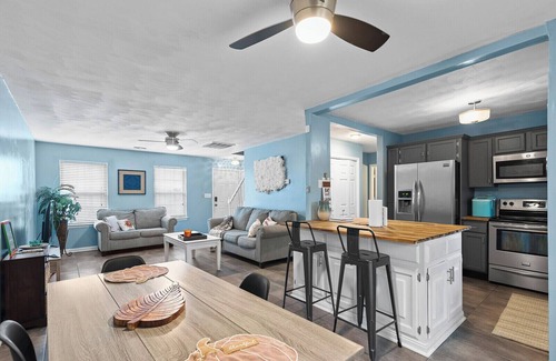 North Newport News House | Ft. Eustis/Williamsburg Winery/Busch Gardens Comfy Home