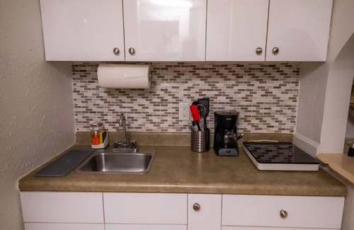 Bermuda Riviera Condo | Ft. Lauderdale Beach Studio in Oceanfront Resort with Amenities