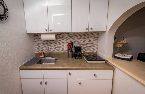 Bermuda Riviera Condo | Ft. Lauderdale Beach Studio in Oceanfront Resort with Amenities