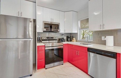 Highland Garden Apartment | Fuego: Casita Near Beach & Gym Access