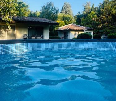 Nov Dojran House | Fuk-tak's bungalow