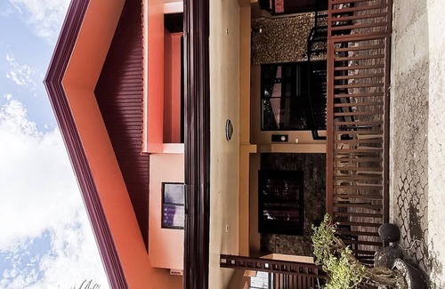 General Santos House | Full a/c, huge patio, 5 cars parking space, and within the heart of the city.