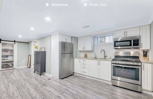 Whitby House | Full Apartment 5 min from Go train Whitby