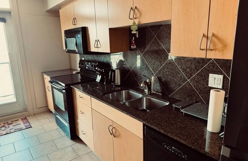 Haysboro Apartment | Full Apartment, FREE Underground Parking, Near Train Station and Stampede