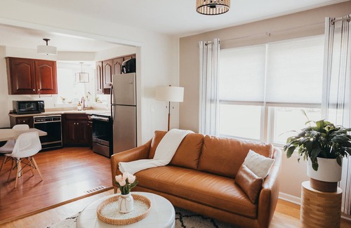 Batavia House | Full house nestled between Buffalo & Rochester