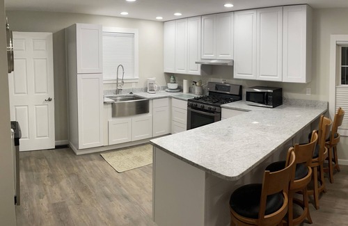 Kennedy King House | Full kitchen - Fenced Yard - Steps from Monon trail - Downtown