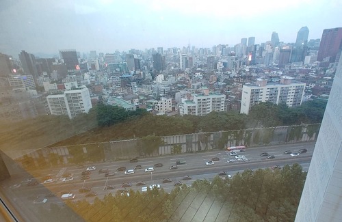Songpa Apartment | Full option Banpo Apartment in Seoul, 3,7,9-line subway, Bus Terminal 3 minutes.