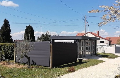 Saint-Florent-sur-Cher Ski Chalet | Fully equipped Tiny House with garden