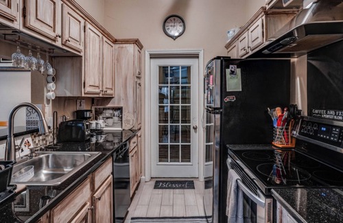 Far North Dallas Condo | Fully equipped, amazing updated 2BR/2BA/patio- Excellent north Dallas location!