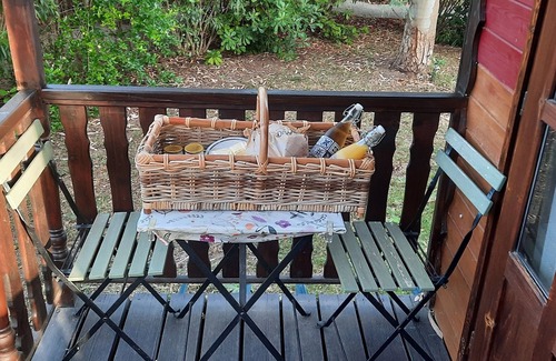 Saint-Thibery Ski Chalet | Fully-equipped caravan in the Languedoc countryside. Nature, calm.