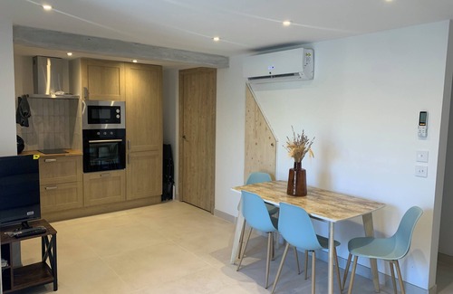 Sernhac House | Fully equipped holiday home 5 minutes from Pont-du-Gard in the heart of Sernhac