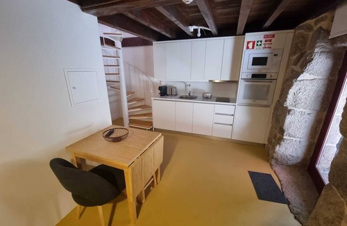 Guimaraes Cottage | Fully equipped house with shared pool!