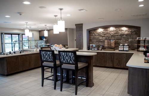 Auburn Hills Apartment | Fully Equipped Studio | Indoor Pool + Free Wi-Fi, Free Breakfast