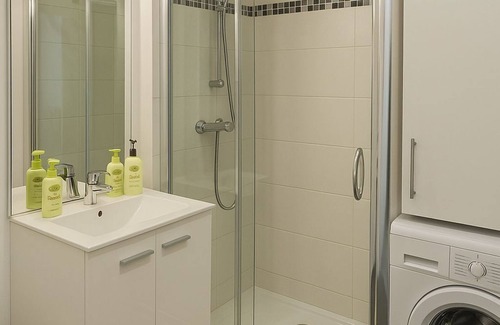 Roubaix Apartment | Fully-equipped studio with balcony and quick access to Lille