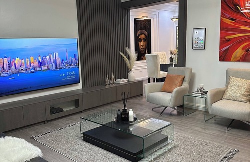 Wuse 2 Apartment | Fully fitted 2 bedroom smart luxury apartment.