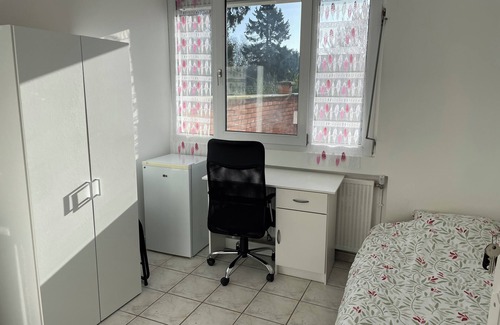 Poste Bed & Breakfast | Fully furnished room