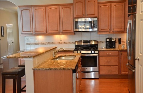 Apex House | FULLY FURNISHED - 12 OAKS