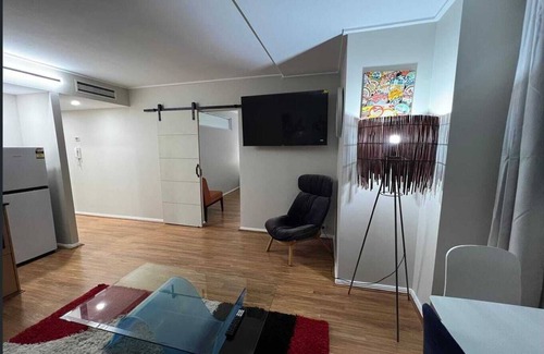 Rosehill Apartment | Fully Furnished 2 Bed 2 Bath Luxury Apartment - just renovated ⭐️⭐️⭐️⭐️