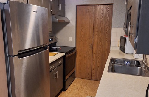 West Bend Condo | Fully Furnished 2 Bedroom/1Bathroom - West Bend, WI