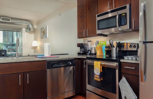 Center City West Apartment | Fully Furnished 2 Bedroom 1 Bathroom Apartment near Rittenhouse