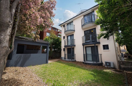 Hornsby Apartment | Fully Furnished and Equipped 1 Bedroom Apartment In Hornsby