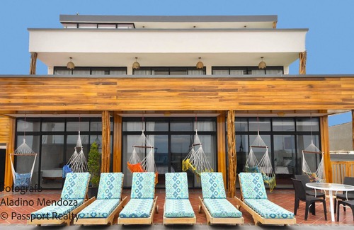 San Clemente House | Fully Furnished Beachfront House Pool and Jacuzzi Sleep 17 People