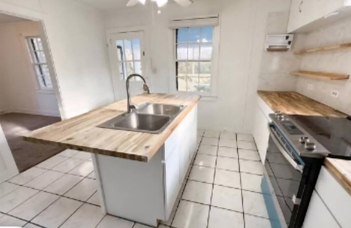 Orangeburg Apartment | Fully furnished cozy 2-bedroom apartment on quiet lot in Orangeburg, SC