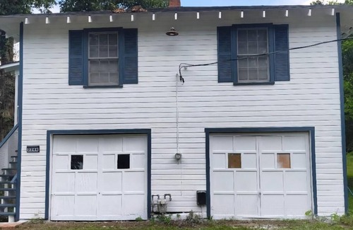 Orangeburg Apartment | Fully furnished cozy 2-bedroom apartment on quiet lot in Orangeburg, SC
