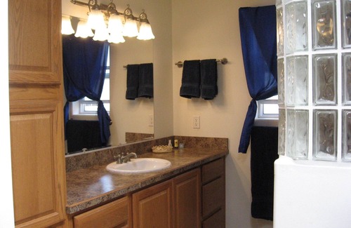 Myrtle Creek Other | Fully Furnished Guesthouse On Small Working Farm 3 Miles Off Of I-5 In Sw Oregon