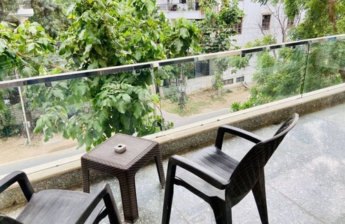 DLF City Apartment | Fully Furnished One Bedroom Apartment with Hall, Kitchen and Balcony-Cyber City