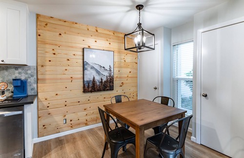 Goleta Condo | Fully Furnished w/Wifi & Patio, 2 mi to USCB & Beach & 7 mi to Cottage Hospital
