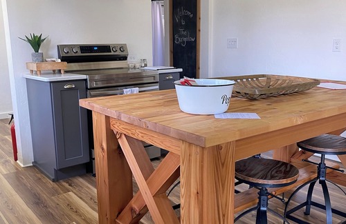 Grangeville House | Fully remodeled 1920’s Family size Whole house, 4 bedroom 2.5 bath, 2000 sq ft