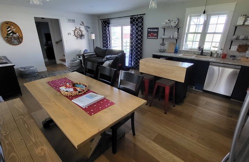 Curtice House | Fully remodeled house 5 min from Lake Erie, large yard.