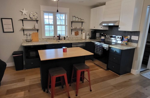 Curtice House | Fully remodeled house 5 min from Lake Erie, large yard.
