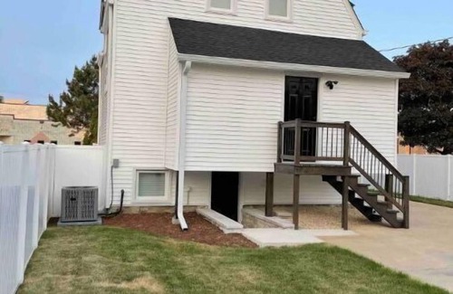 Maywood House | Fully Remodeled Large Home Ready for You & YourFamily to Enjoy