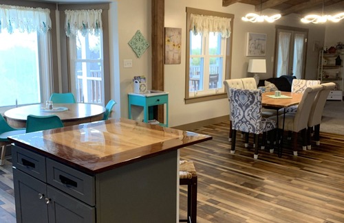 Corinth House | Fully renovated 3 bedroom 2 bath 5 miles to Ark Encounter with wheelchair access