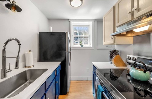 Stowe Apartment | Fully Renovated & Modern 2 BR w/Forest Views
