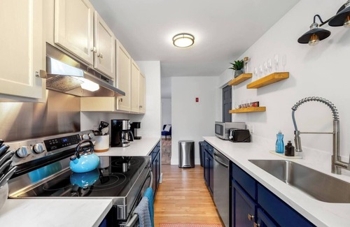 Stowe Apartment | Fully Renovated & Modern 2 BR w/Forest Views