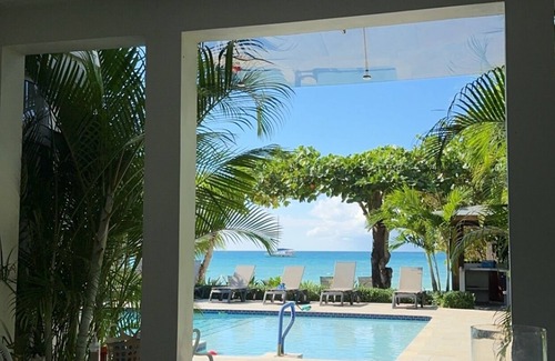 Negril Villa | Fully staffed. private, Beachfront villa with a pool in Negril, Jamaica