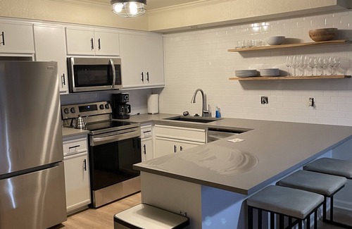 Seaside Condo | Fully updated 1 bedroom Oceanfront luxury Condo that sleeps 6