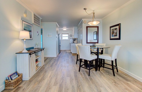 Wilmington Beach Condo | Fully Upgraded for 2025! Huge Deck, Full-Size Pool, Beach Front, Linens Included