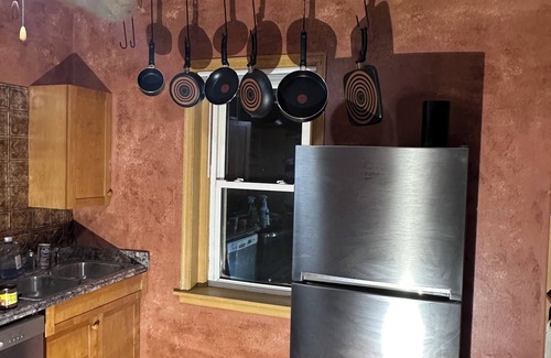 Virginia Apartment | Fun 2-bedroom downtown 2nd floor loft style apartment with WiFi and theater room