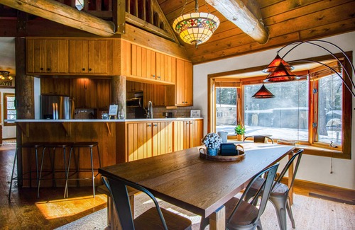 Presque Isle House | Fun Family Retreat on the Lake W/High-speed WiFi, Furnished Deck & Dock