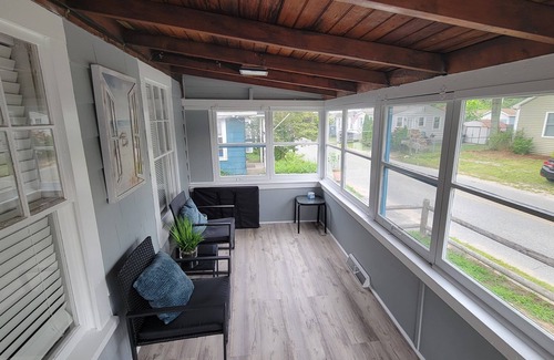 Wareham Center House | Fun Newly Renovated Bungalow