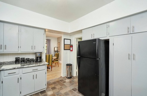 West Akron House | Funky Fabulous Fun House - 5 Bedrooms
